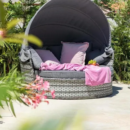 Elena Deluxe In For 8 People With Whirlpool & Private Pool Only 400 M From The