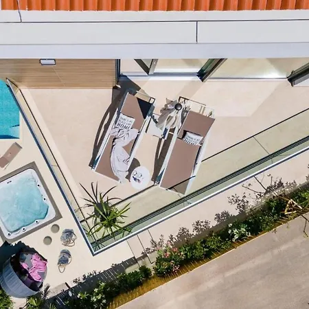 Elena Deluxe In For 8 People With Whirlpool & Private Pool Only 400 M From The Villa Fažana