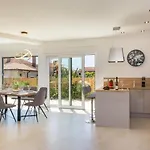 Βίλα Elena Deluxe In For 8 People With Whirlpool & Private Pool Only 400 M From The