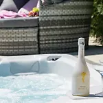 Βίλα Elena Deluxe In For 8 People With Whirlpool & Private Pool Only 400 M From The Fažana