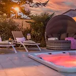 Elena Deluxe In For 8 People With Whirlpool & Private Pool Only 400 M From The *