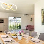 Βίλα Elena Deluxe In For 8 People With Whirlpool & Private Pool Only 400 M From The Fažana
