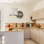 Βίλα Elena Deluxe In For 8 People With Whirlpool & Private Pool Only 400 M From The