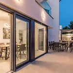 Elena Deluxe In For 8 People With Whirlpool & Private Pool Only 400 M From The Βίλα *