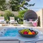 Elena Deluxe In For 8 People With Whirlpool & Private Pool Only 400 M From The * Fažana