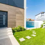 Elena Deluxe In For 8 People With Whirlpool & Private Pool Only 400 M From The Βίλα *