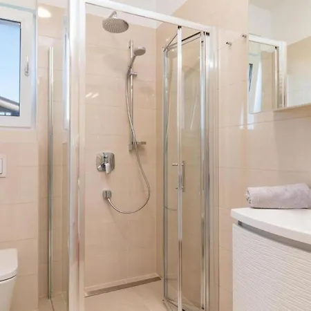Elena Deluxe In For 8 People With Whirlpool & Private Pool Only 400 M From The