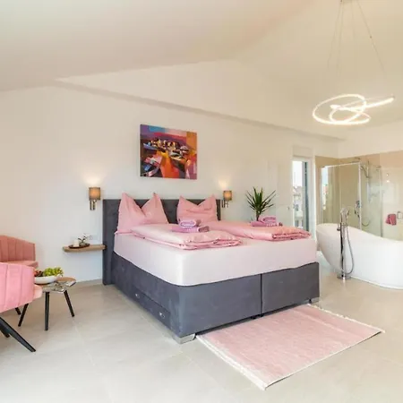 Villa Elena Deluxe In For 8 People With Whirlpool & Private Pool Only 400 M From The *