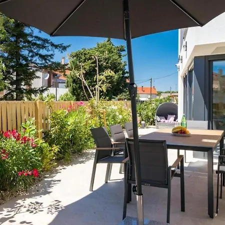 Villa Elena Deluxe In For 8 People With Whirlpool & Private Pool Only 400 M From The *