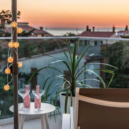Elena Deluxe In For 8 People With Whirlpool & Private Pool Only 400 M From The Villa Fazana