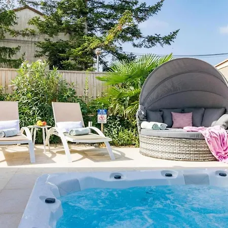 Elena Deluxe In For 8 People With Whirlpool & Private Pool Only 400 M From The
