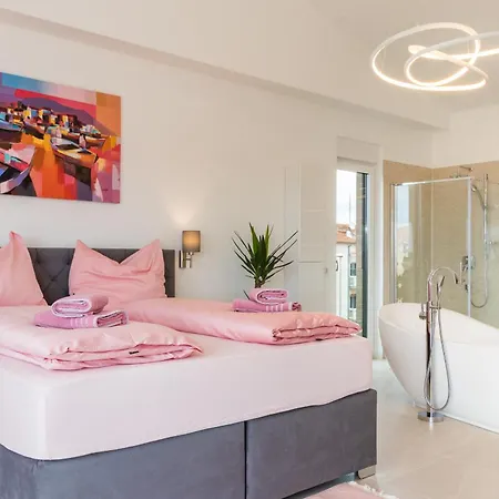 Elena Deluxe In For 8 People With Whirlpool & Private Pool Only 400 M From The *