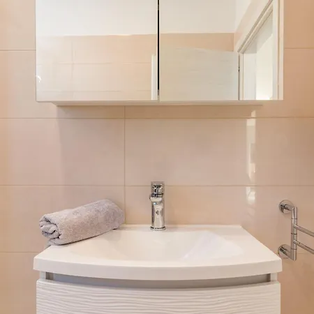 Villa Elena Deluxe In For 8 People With Whirlpool & Private Pool Only 400 M From The *