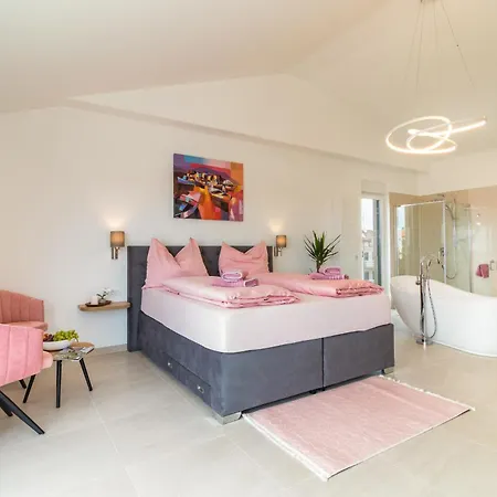 Elena Deluxe In For 8 People With Whirlpool & Private Pool Only 400 M From The
